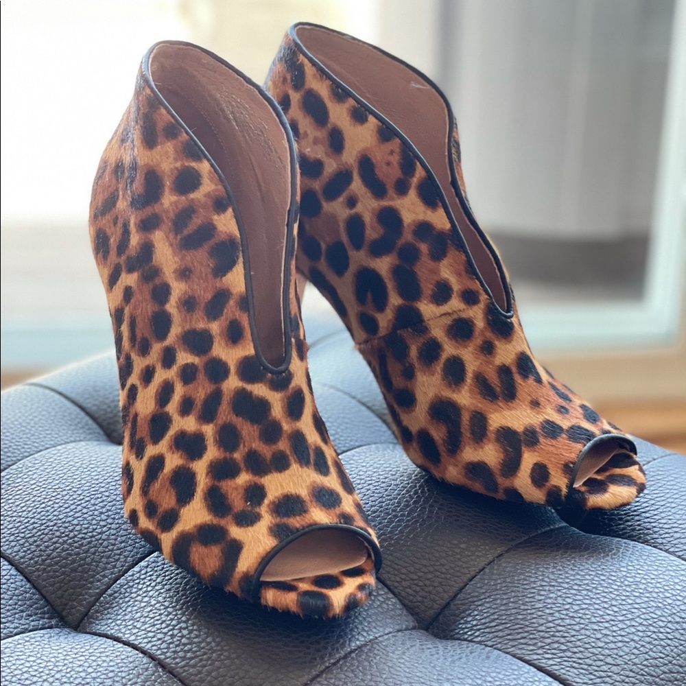 Halogen Rowen Leopard Printed Calf Hair Bootie
